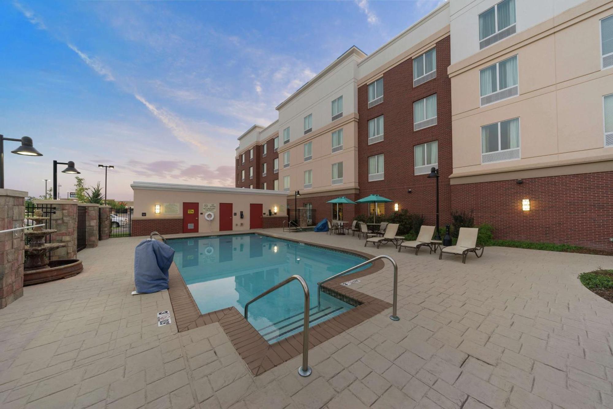 Hilton Garden Inn Lawton-Fort Sill Bagian luar foto